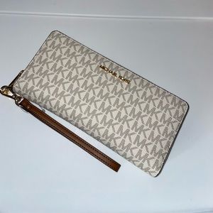 Michael Kors Large Logo Continental Wallet